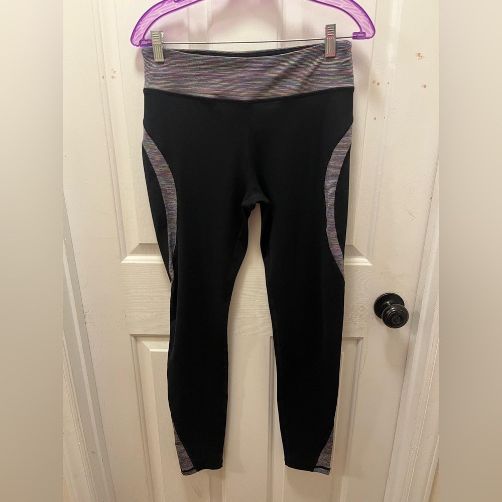 LIKE NEW Shape Velocity Leggings in Black/Optical - Sz Medium